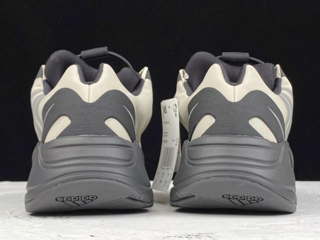 MNVN Adidas Yeezy FY3729 Bone Boost 700 0822